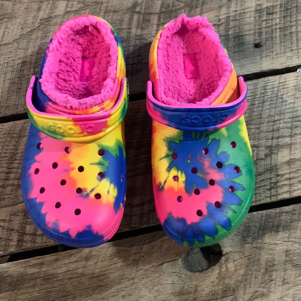 Bright Tie dye crocs. Pink Sherpa lining. Size 3. Worn once.